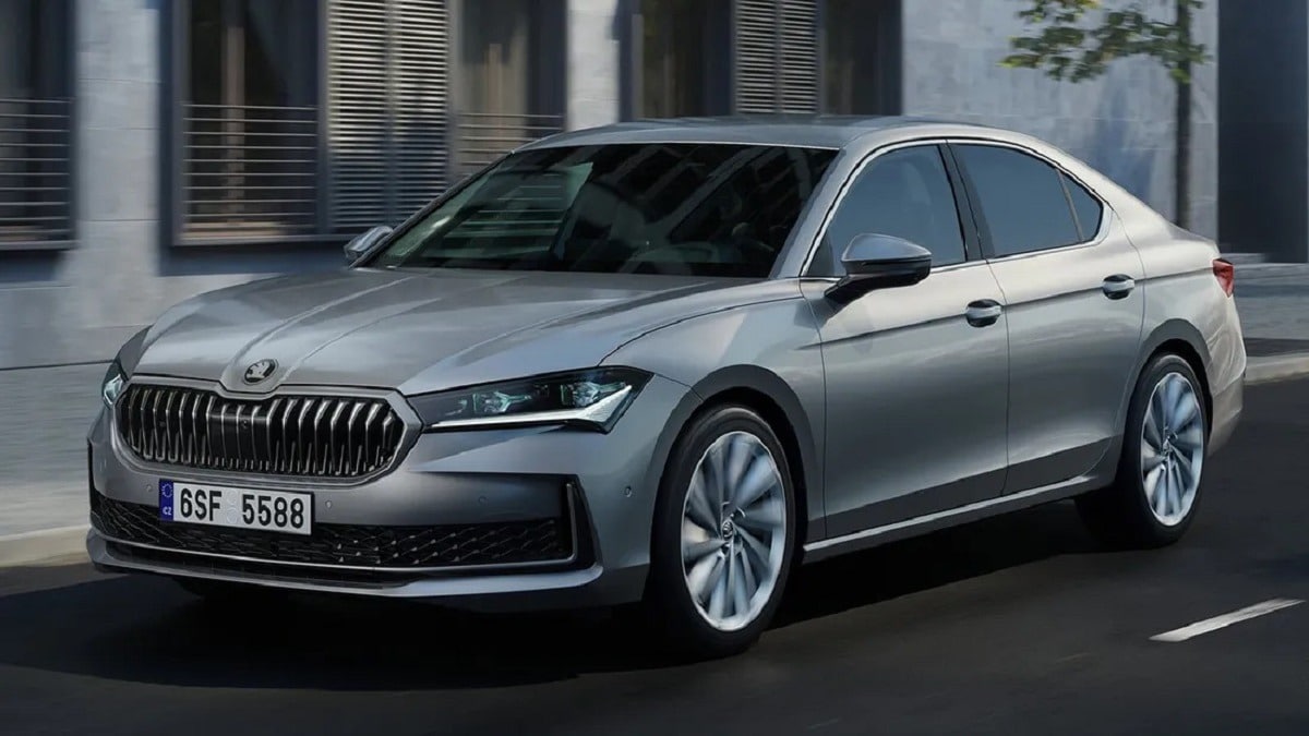 Skoda готується до продажу повнопривідного седана Superb Berlina 2024 року Skoda Superb Berlina
