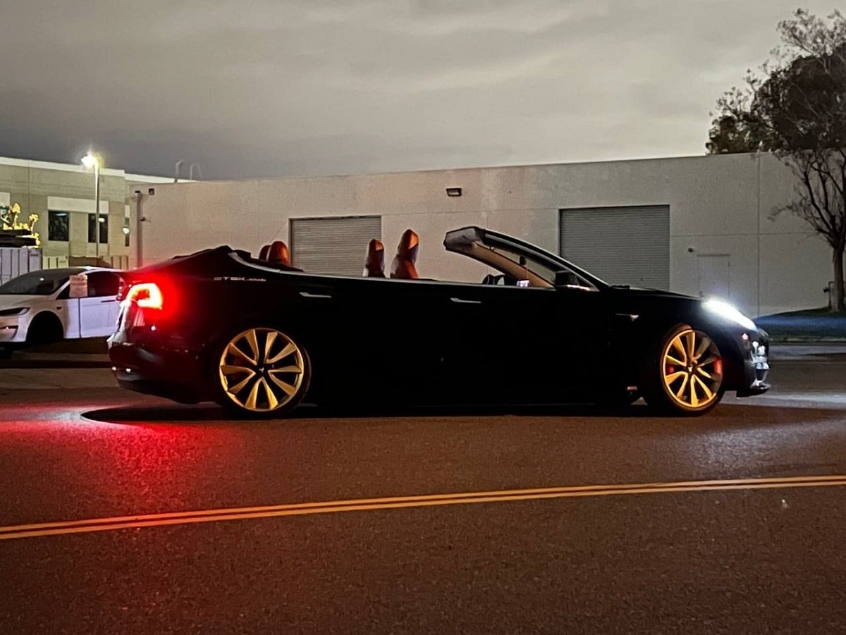 Українці перетворили електромобіль Tesla Model 3 на оригінальний чотиридверний кабріолет Tesla Model 3 кабріолет