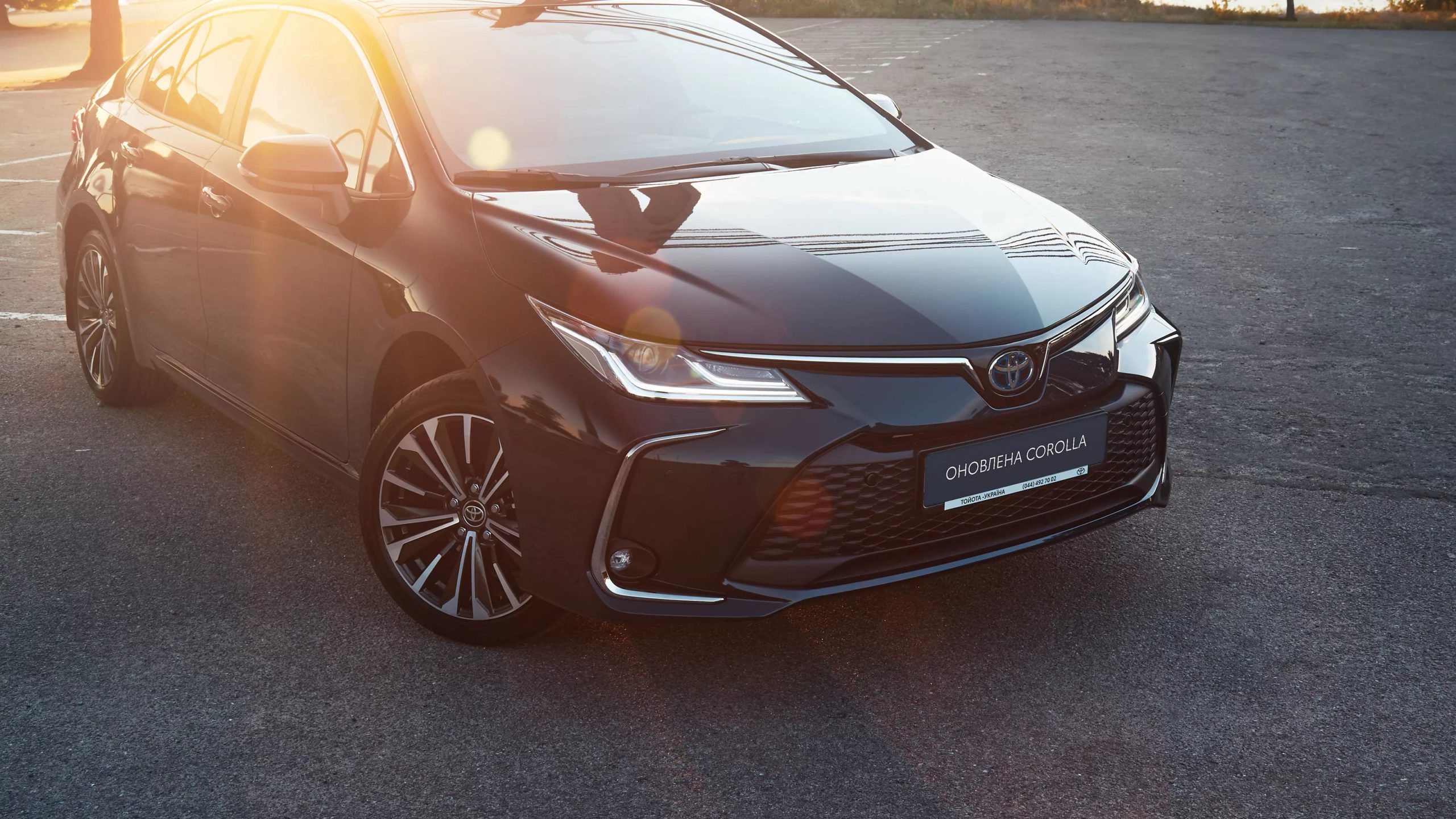 Toyota Corolla – огляд сучасного автомобіля для міста Toyota Corolla оновлена