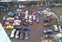 В Україні рятувальникам дозволять безкарно переміщати припаркованих автомобілів припарковані транспортні засоби