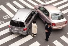 Що потрібно зберігати в автомобілі на випадок аварії автомобіль, аварія