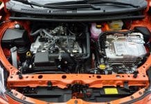 Чому автомобіль не заводиться в спеку: несподівана причина