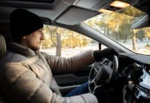 Штраф у 270 000 грн: де водіям забороняють їздити у куртці за кермом їздити у куртці за кермом