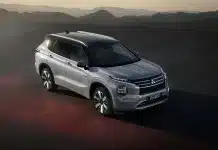Популярний Mitsubishi Outlander став 300-сильним гібридом із витратою 0,8 л на 100 км Mitsubishi-Outlander-PHEV