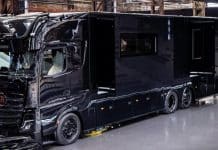 Тюнінг-ателье BRABUS попрацювало над 12-метровим автобудинком: фото та подробиці BRABUS BIG BOY 1200