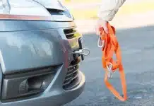 Помилки, які роблять водії під час буксирування автомобіля на тросі буксирування автомобіля на тросі