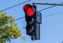 Відсутність штрафу за проїзд на червоний сигнал світлофора: коли це можливо червоний сигнал світлофора