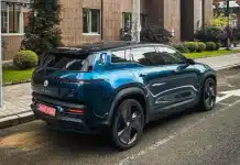 У Києві помітили рідкісний електричний кросовер із США з караоке на борту Fisker Ocean