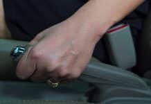 Механічне стояночне гальмо перестало працювати в автомобілі: що робити? Механічне стояночне гальмо