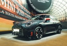 Автовиробник Mini представив 255-сильні версії електрохетчбеків Cooper та Aceman mini_cooper