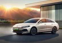 Китайський гібридний автомобіль Roewe D7 DMH встановив рекорд Гіннесса по дальності ходу Roewe-D7