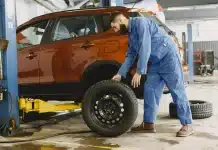 Автоексперти пояснили, чи слід замінювати усі чотири шини на машині одночасно? шини на машині