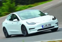 Рейтинг доступних уживаних електромобілів: топ-5 Tesla Model 3