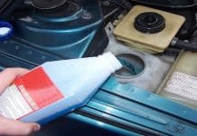 Що робити, якщо літня рідина для омивача лобового скла замерзла у бачку автомобіля? літня рідина для омивача