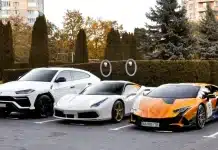 У Києві показали стоянку відразу з трьома суперкарами Ferrari та Lamborghini (фото) суперкари
