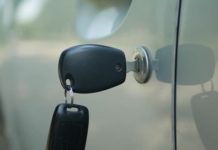 Чому ключі від машини кладуть у холодильник: секрет досвідчених водіїв ключі від машини кладуть у холодильник