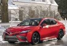 Топ-5 трирічних автомобілів, які сильно подешевшають у 2025 році Toyota Camry