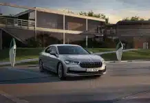 Автовиробник Škoda офіційно представив плагін-гібридну версію нової Superb Škoda Superb