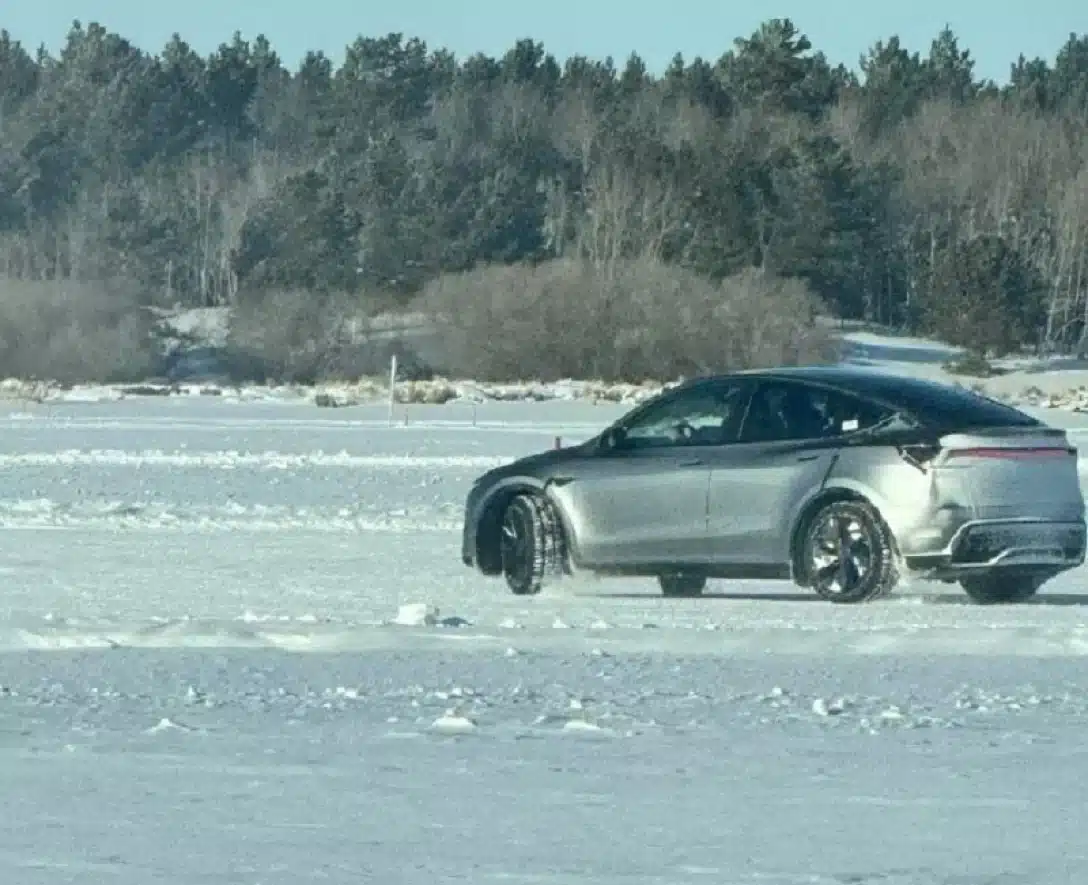 Tesla Model Y 2025