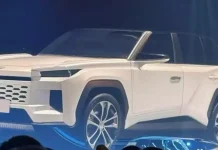 Наступне покоління Toyota RAV4 розсекретили на фото з дилерської конференції Toyota RAV4