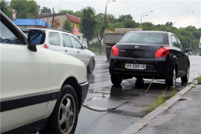 буксирувати автомобіль