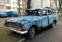У Києві евакуюють понад тисячу покинутих автомобілів: що з ними зроблять? З вулиць Києва приберуть понад тисячу автівок