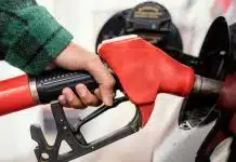 Штраф 3000 грн за порожній бак автомобіля: де таке чекає українських водіїв Заправка автомобіля